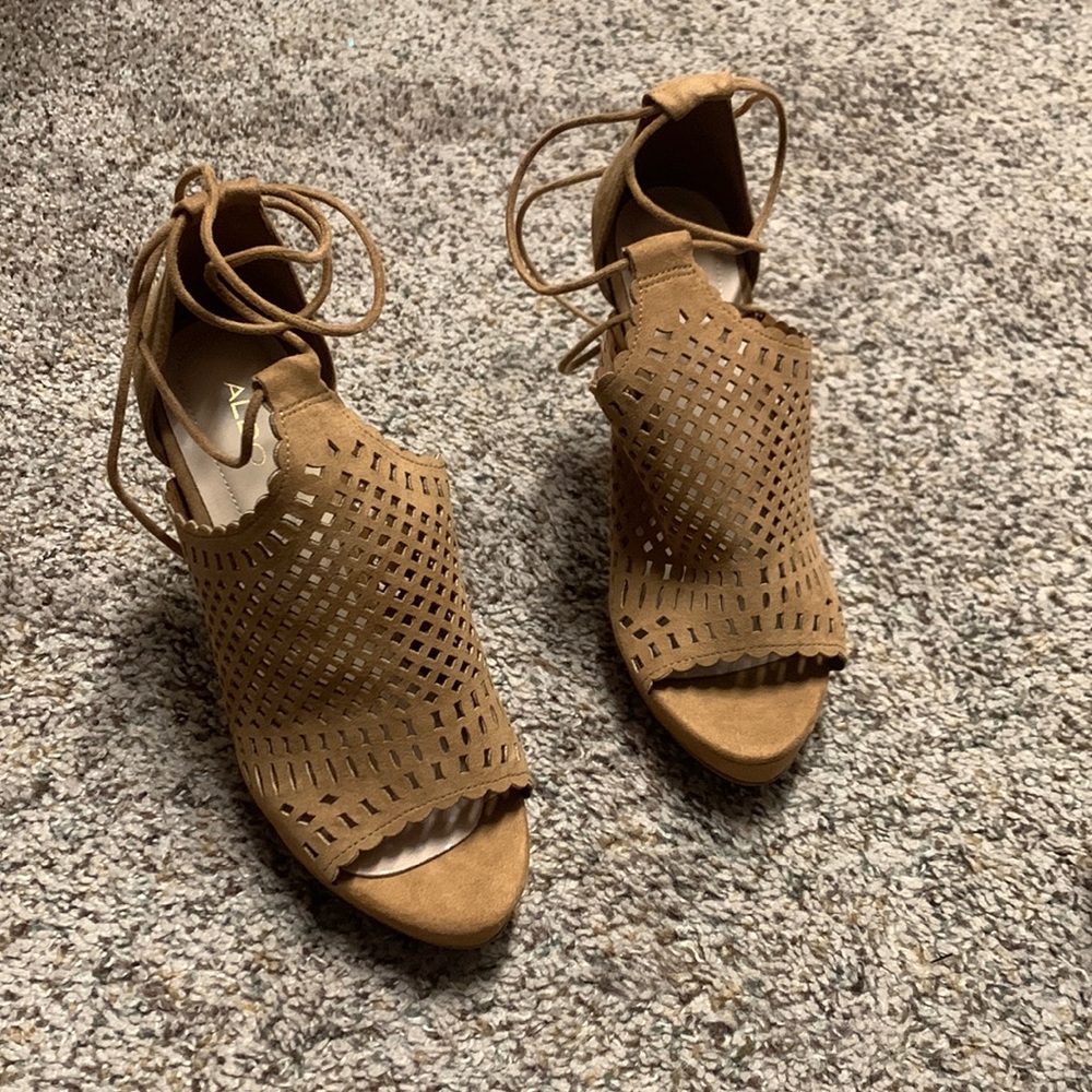 Aldo shoes, tan brown